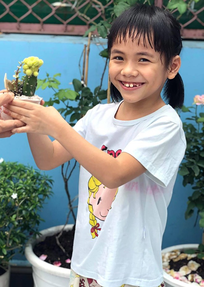 'Ngày ấy bây giờ' bé Pàng sau 4 năm được nhận nuôi: Hành trình kì diệu của tình yêu thương Ảnh 5