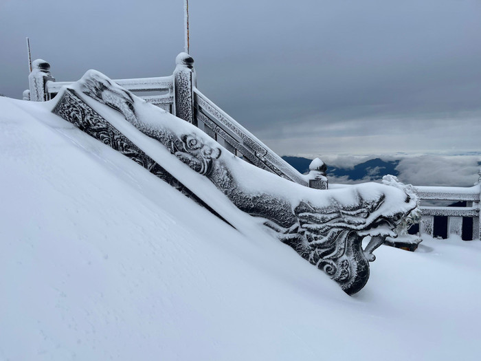 Theo Trung tâm Dự báo khí tượng thủy văn quốc gia, trong hôm nay (9/2), các tỉnh Bắc Bộ và Bắc Trung Bộ trời chuyển rét với nền nhiệt độ thấp nhất 13-16 độ, vùng núi Bắc Bộ 10-13 độ.