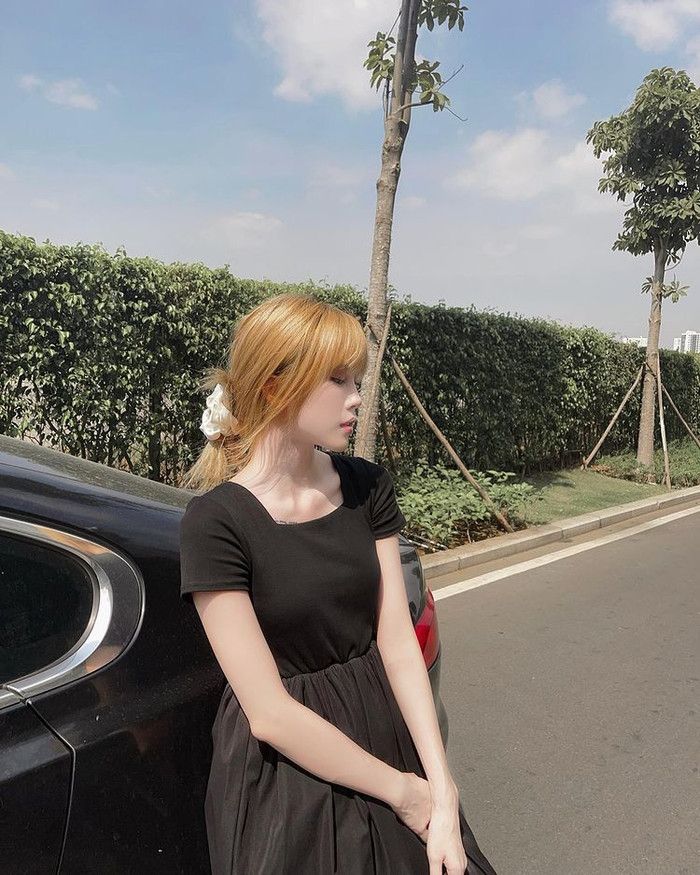 Hình ảnh Thiều Bảo Trâm đăng tải trên instagram khiến dân mạng lo lắng vì thể chất gầy gò, mình hạc xương mai của cô.