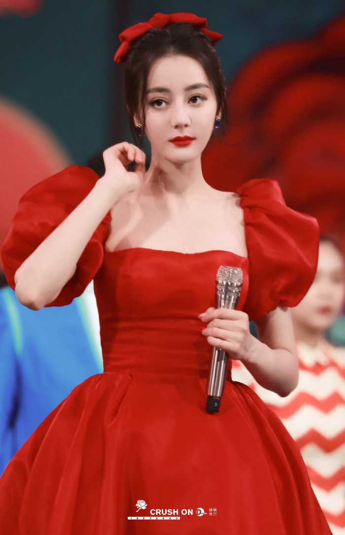 Chưa đến tuổi 30 nhưng Địch Lệ Nhiệt Ba đã để lộ nhan sắc lão hóa Ảnh 8