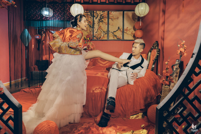 Thông qua bộ ảnh này, Lương Bằng Quang – Ngân 98 không chỉ thể hiện được cá tính riêng mà còn bộc lộ được tình cảm dành cho đối phương