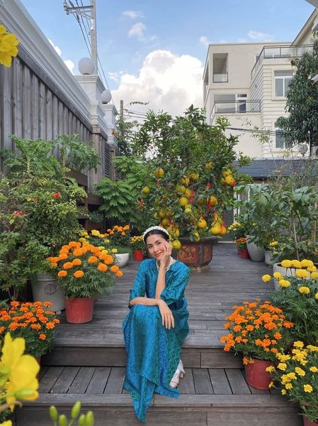 Nếu như Bảo Thy, Đàm Thu Trang đều chọn những loại hoa đắt tiền thì Hà Tăng theo đuổi phong cách đơn giản nhưng vẫn 'xịn xò'