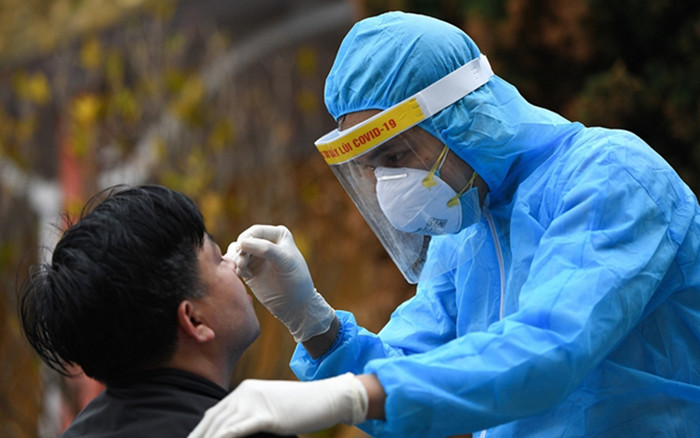 Cụ bà bán tỏi 70 tuổi đã âm tính với SARS-CoV-2 dù trước đó có kết quả dương tính Ảnh 2