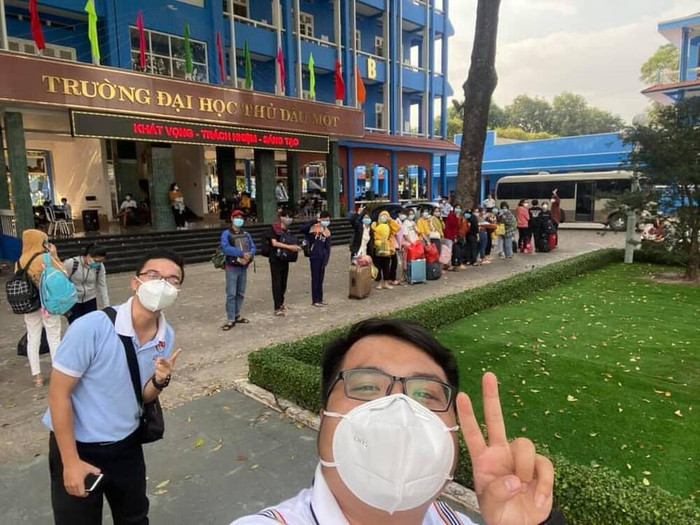 Thời điểm Tết Nguyên đán đang cận kề nhưng buộc phải đi cách ly, các SV ban đầu có chút thở dài nhưng tất cả đều chấp hành nghiêm túc quy định