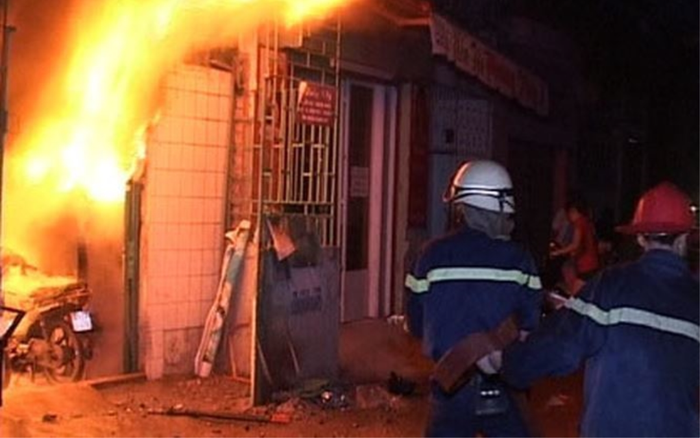 Mâu thuẫn tình cảm, thanh niên 18 tuổi đốt nhà bạn gái vào rạng sáng mùng 1 Tết Ảnh 2