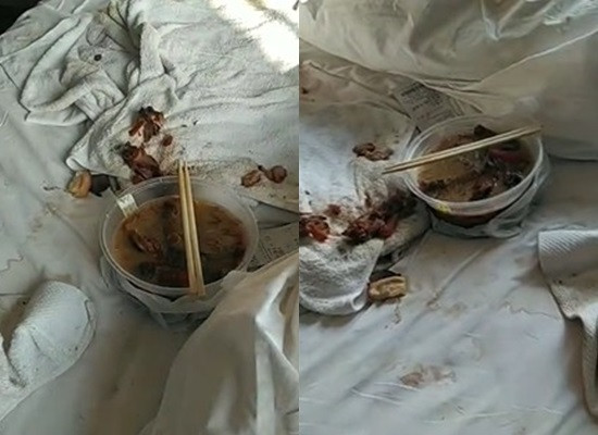 Tô mì ăn xong còn vứt luôn trên giường. 