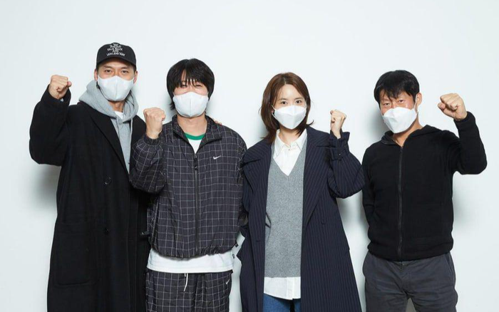 Yoona (SNSD) rạng rỡ bên Hyun Bin tại buổi đọc kịch bản Ảnh 2