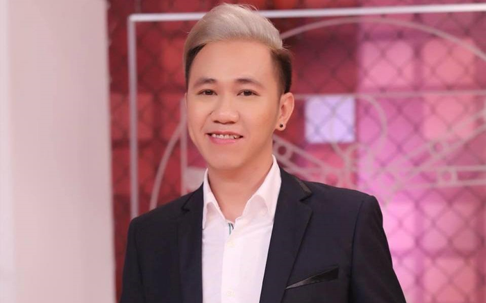 Anh Đức công khai bạn gái cùng hội bạn thân, Trấn Thành, Khả Như 'mừng rơi nước mắt