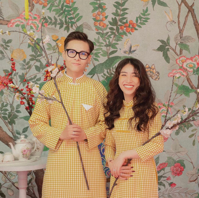 Cặp đôi thi nhau khoe ảnh tình tứ