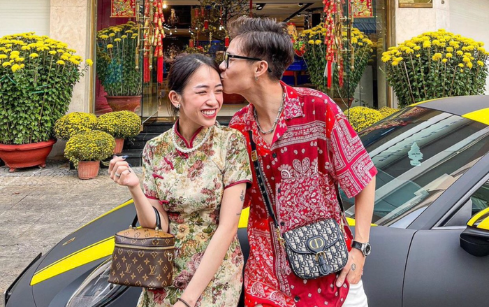 Ái nữ nhà đại gia Minh Nhựa khoe ảnh hạnh phúc cùng chồng bên cạnh siêu xe tiền tỉ Ảnh 2