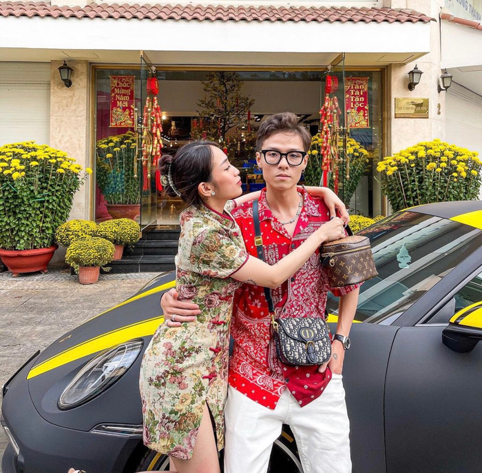 Ái nữ nhà đại gia Minh Nhựa khoe ảnh hạnh phúc cùng chồng bên cạnh siêu xe tiền tỉ Ảnh 9