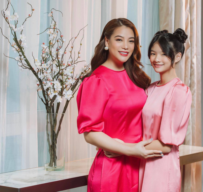 Năm nay là cái Tết nữa của Trương Ngọc Ánh ở Sài Gòn. Cô đã sửa sang nhà cửa một chút cho tươi mới và làm một số món ăn tết truyền thống để tiếp đón bạn bè