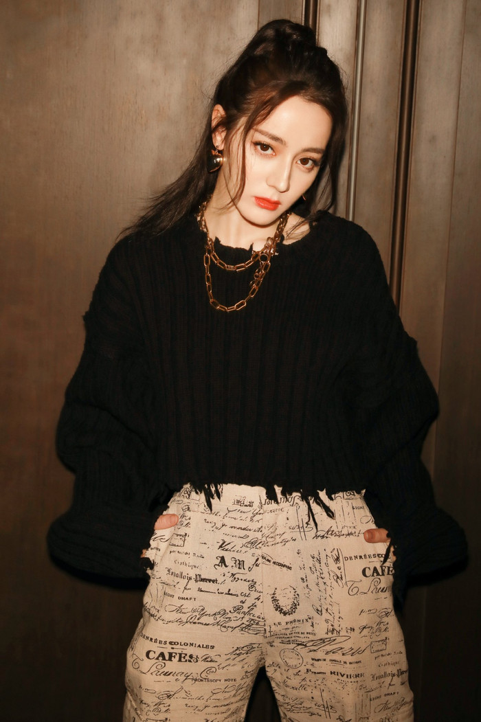 Địch Lệ Nhiệt Ba không muốn quay lại tuổi 18 Ảnh 5