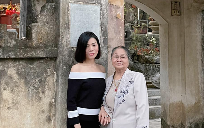 Giữa tin đồn mang thai, Lệ Quyên hiếm hoi chia sẻ ảnh chụp cùng mẹ ruột 80 tuổi Ảnh 2