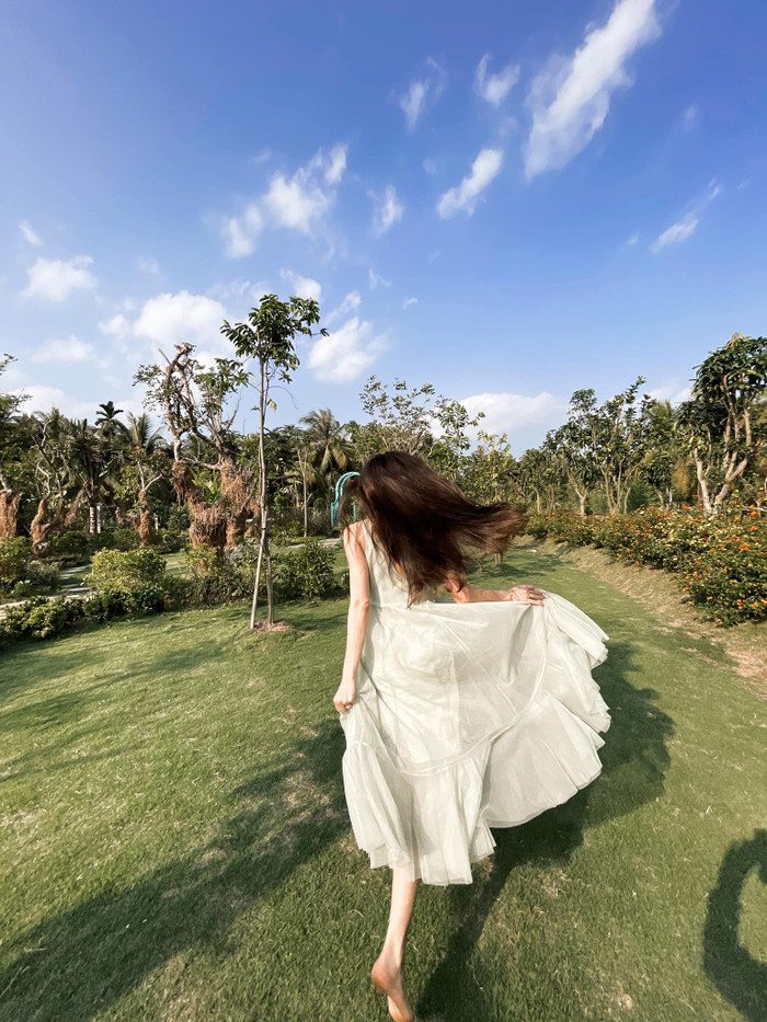 Nhìn những hình ảnh cô nàng 'tung tăng' như thế này khó mà tin được cô chỉ vừa lâm bồn cách đây hơn 3 tháng