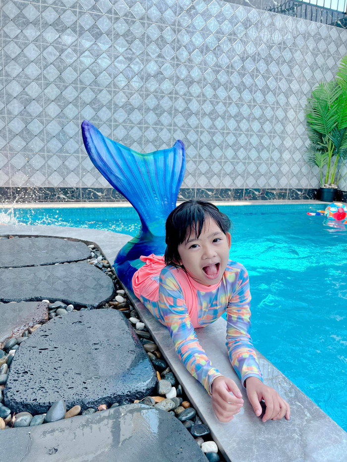 Hình ảnh rạng rỡ tươi tắn của bé Lavie khiến người hâm mộ yên tâm