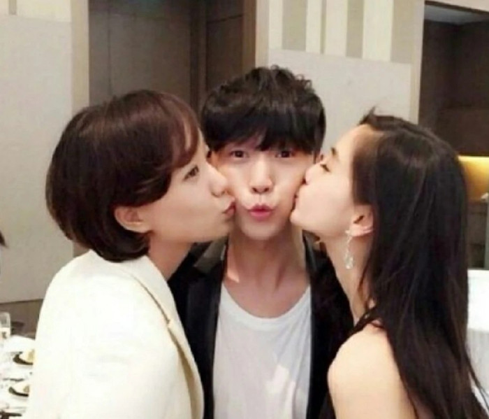 Đây mới là bức hình gốc.