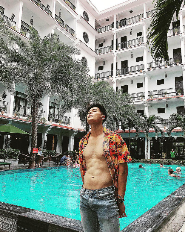 'Tình trẻ' của Lệ Quyên khoe cơ bắp cuồn cuộn khiến hội chị em đổ 'đứ đừ' Ảnh 4