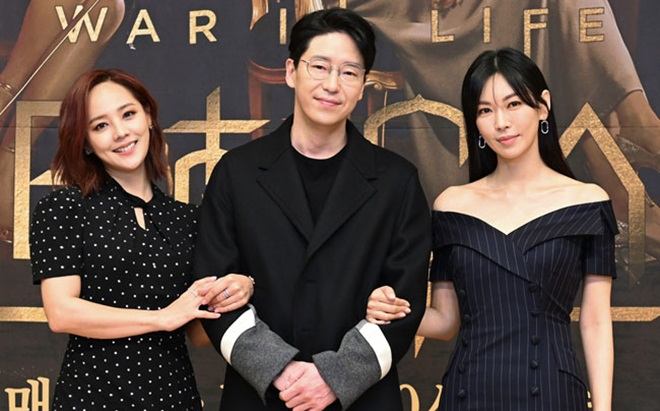 Họp báo 'Penthouse 2': Mợ cả Lee Ji Ah vắng mặt, Kim So Yeon - Eugene 'lộng hành' bên chủ tịch Uhm Ki Jun Ảnh 2