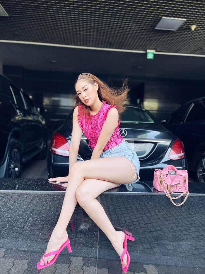 Với những gì mà Khánh Vân đang có, fan nhan sắc Việt hoàn toàn có điều kiện để tin tưởng vào hành trình sắp tới của chân dài. 