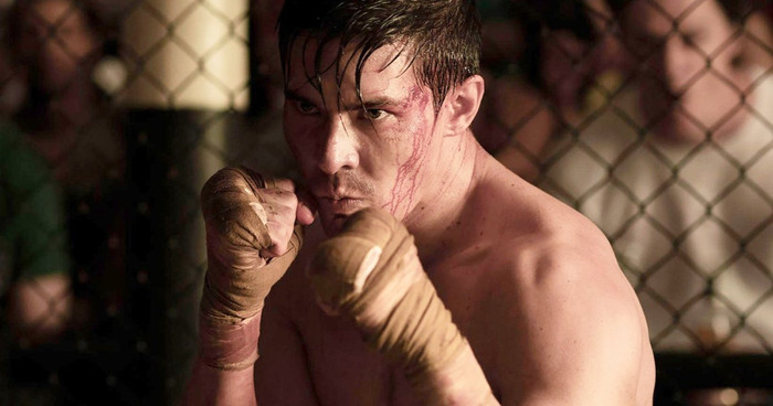 Và “tấm chiếu chưa trải” Cole Young, nhân vật mới được phim sáng tạo thêm do Lewis Tan (Deadpool 2, Olympus Has Fallen, The Fast and the Furious: Tokyo Drift) thủ vai.