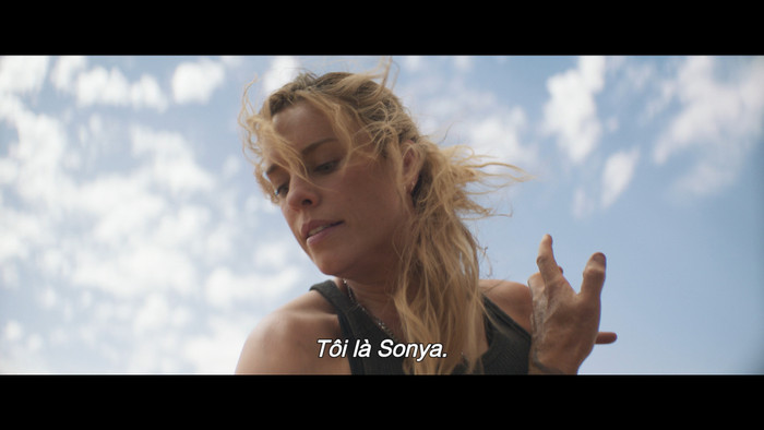 Sonya Blade do Jessica McNamee (The Meg) thủ vai