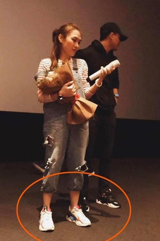 Đôi giày cặp là minh chứng rõ nhất cho thấy, Mỹ Tâm và Mai Tài Phến có mối quan hệ cực kỳ thân thiết. 