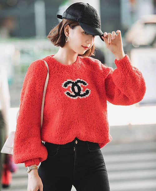 Ngọc Trinh xuống phố cuối tuần với áo sweater điệu đà, fan tấm tắc không cần hở vẫn đẹp mĩ mãn Ảnh 6