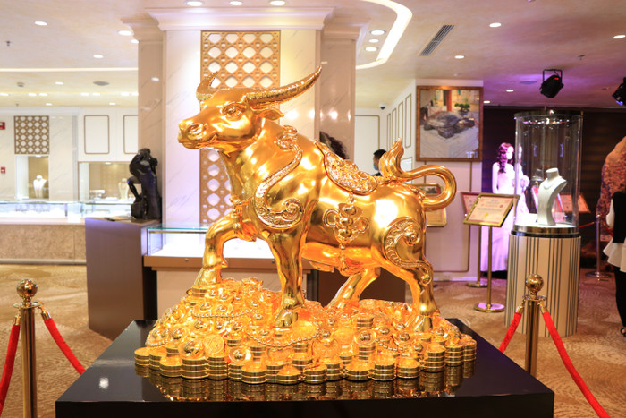 Đây là bảo vật được chế tác vô cùng tinh xảo bằng công nghệ 3D hiện đại với bàn tay của những nghệ nhân kim hoàn bậc thầy trong hàng nghìn giờ lao động miệt mài. 