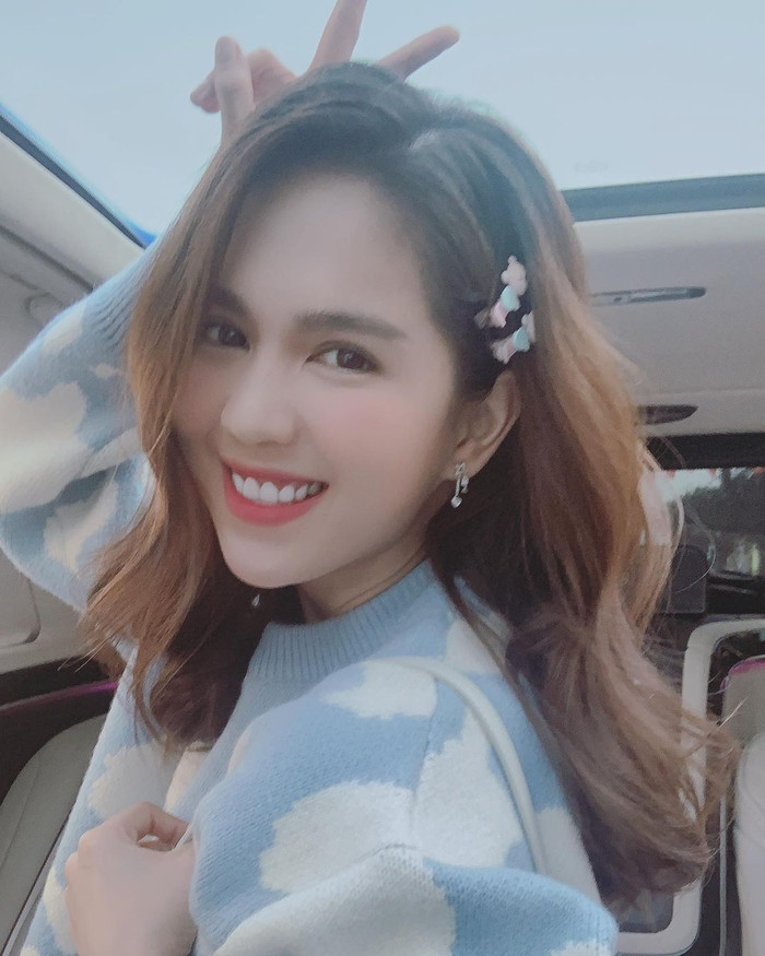 Ngược lại cô nàng ngày càng xinh đẹp trẻ trung và quyến rũ.
