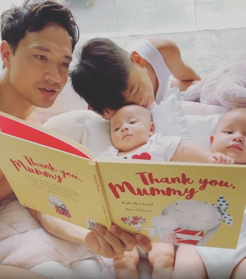 Không ít lần khoảnh khắc thân mật của nam diễn viên Hương Ga và con riêng của vợ khiến cộng đồng mạng tan chảy vì quá tình cảm và gần gũi.