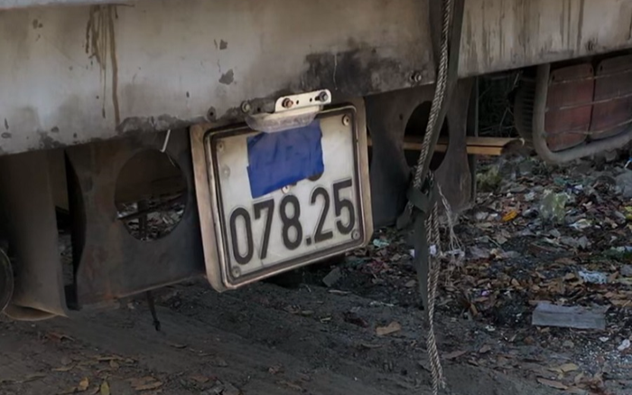 Nam tài xế từ Hải Dương vào Bình Dương dùng băng keo che biển số xe để trốn cách ly Ảnh 2