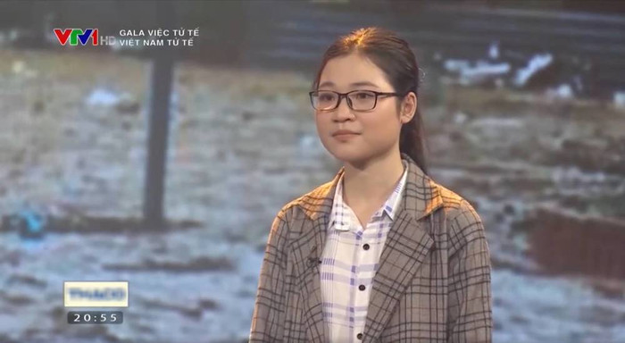 Nữ sinh khóc nức nở khi thấy sách vở ướt nhẹp sau trận lũ lịch sử năm 2010 bây giờ ra sao? Ảnh 6