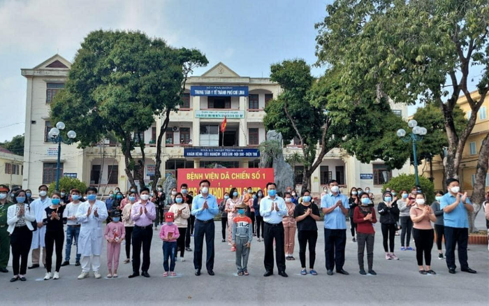 90 bệnh nhân được công bố khỏi bệnh tại Bệnh viện Dã chiến số 1 Hải Dương Ảnh 2