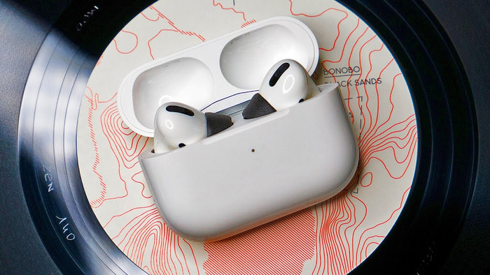 AirPods Pro. Ảnh: CNET