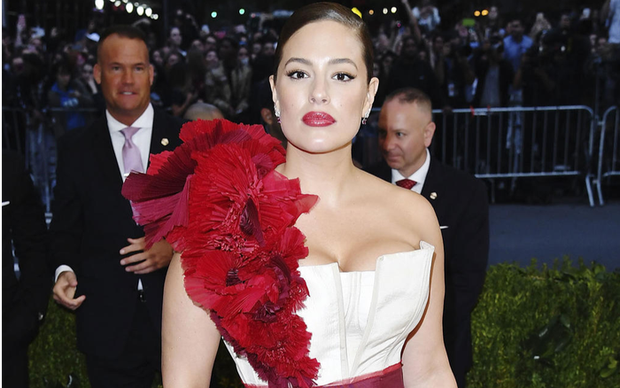 Các nhà thiết kế từ chối làm việc với Ashley Graham vì thân hình quá cỡ Ảnh 2