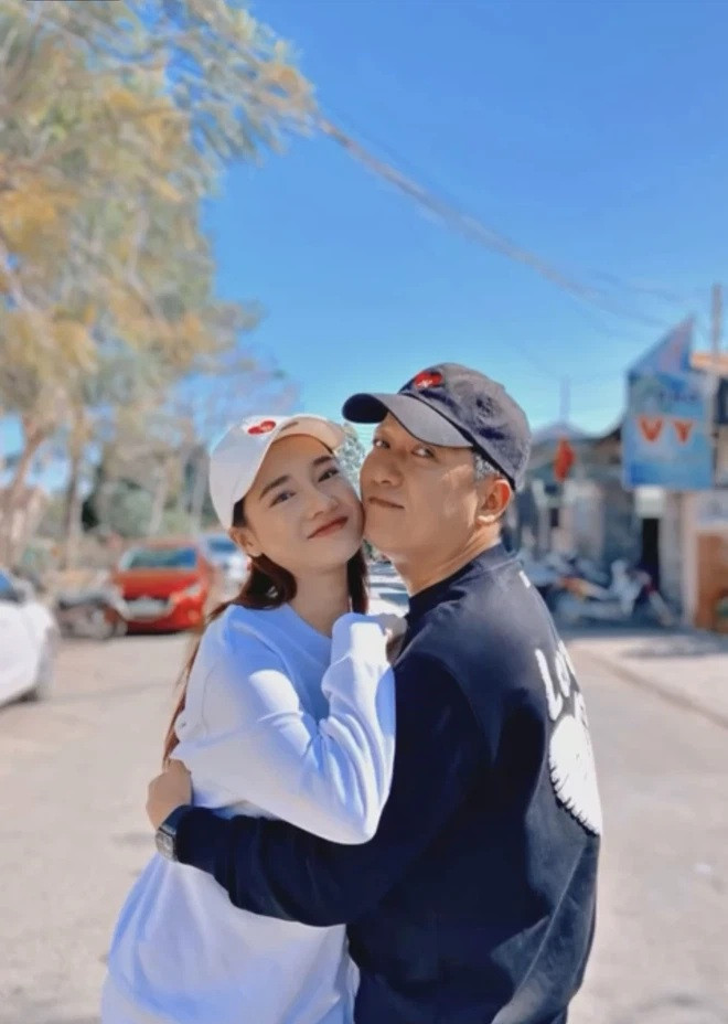 Qua đoạn clip này, dân tình lại càng ngưỡng mộ thêm về sự chiều chuộng mà Trường Giang dành cho Nhã Phương