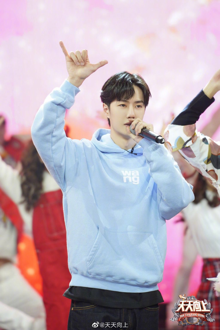 Vương Nhất Bác từ nam chính phim truyền hình xuống cấp thành nam thứ phim điện ảnh? Ảnh 4