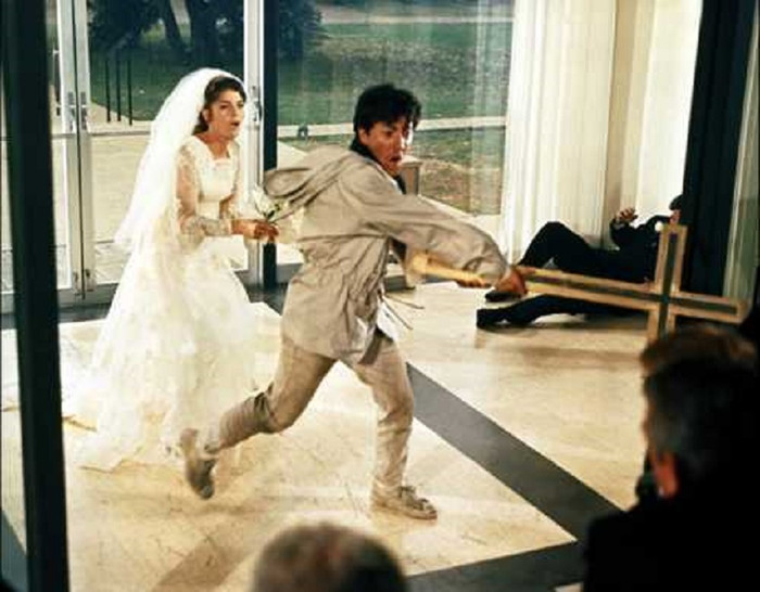 Người đàn ông đã xông vào hôn trường cướp dâu đi. Ảnh minh họa