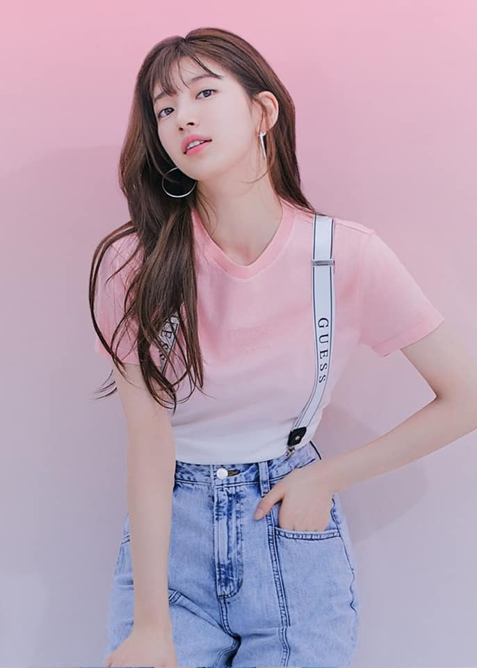 Suzy luôn bị gắn mác là dễ thương, an toàn chưa có gì gọi là bứt phá, dù cùng là đại sứ cho mảng Dior nhưng Jisoo Black Pink lại có phần được hãng ưu ái hơn 