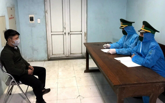 Người đàn ông nằm trong cabin xe tải nhập cảnh trái phép để trốn cách ly Ảnh 2