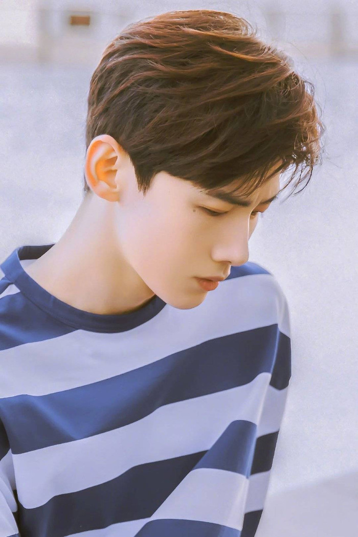 Bạch Kính Đình.