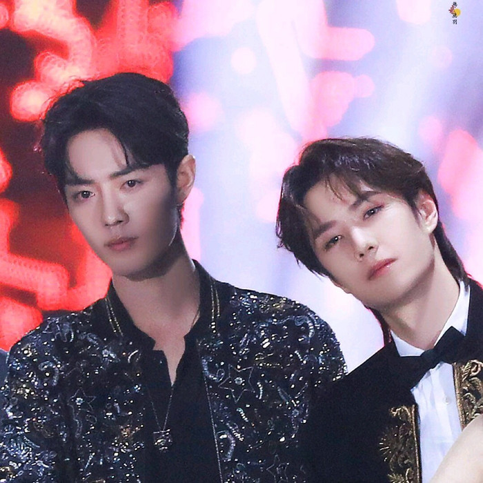 Cuộc hội ngộ khiến bao fan girl vỡ òa, vui sướng nhất chính là couple Bác Quân Nhất Tiêu: Vương Nhất Bác - Tiêu Chiến sánh vai trên sân khấu