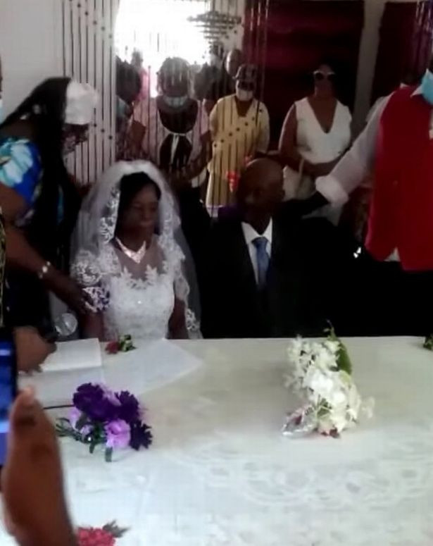 Cụ bà 91 tuổi đã chấp nhận lời cầu hôn của ông Calgent sau khi được gia đình thuyết phục.