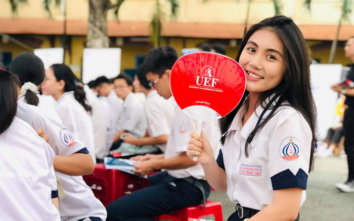 Đại học đầu tiên tại TP.HCM nhận hồ sơ xét tuyển học bạ THPT từ 1/3 Ảnh 2