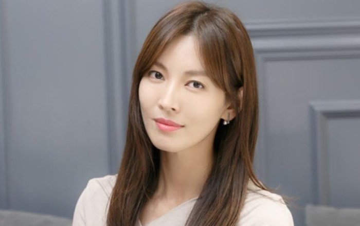 Giữ dáng như 'Ác nữ Penthouse', khâu 12 mũi vẫn miệt mài tập gym Ảnh 2