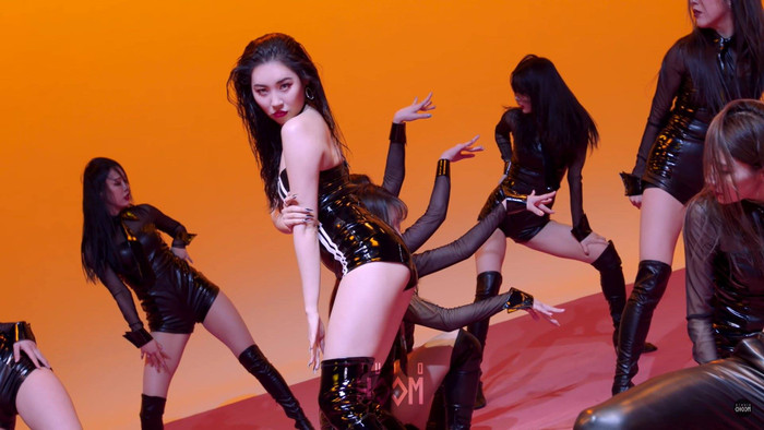 Sunmi chính thức 'lột xác' trở thành nàng miêu nữ quyến rũ trong MV mới Ảnh 3