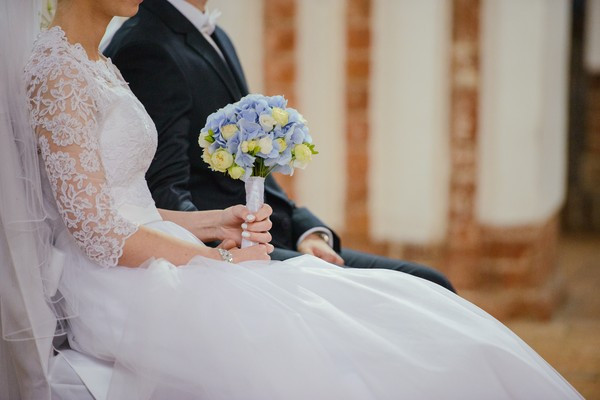 Khi kết hôn, nhiều người thường mong muốn bạn thân sẽ làm phù dâu hoặc phù rể của mình.
