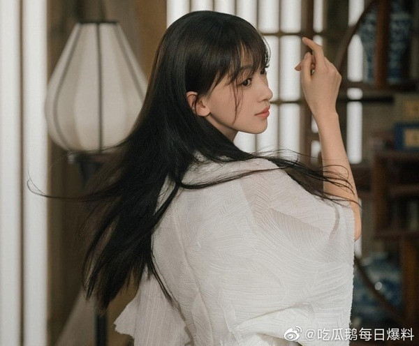 'Bản sao' của Angelababy bị chê diễn xuất kém, cảnh hôn và khóc đóng mãi không đạt Ảnh 12