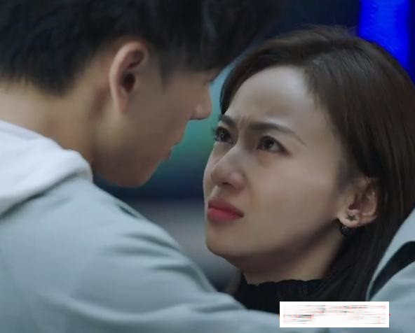 'Bản sao' của Angelababy bị chê diễn xuất kém, cảnh hôn và khóc đóng mãi không đạt Ảnh 9